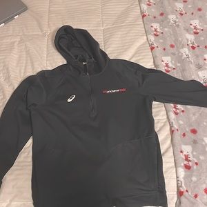 Cute sweatshirt that light and good for activities